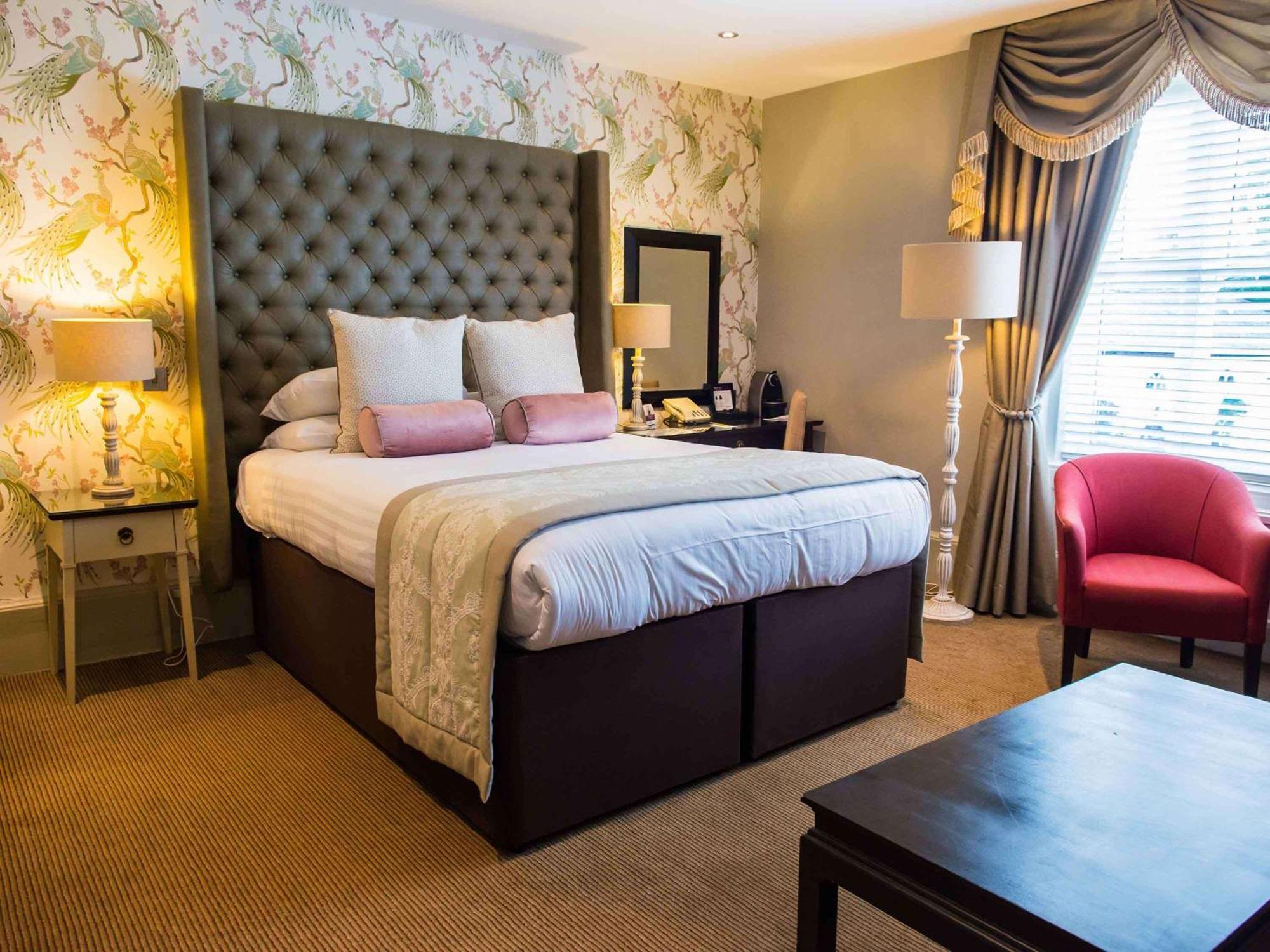 Worldhotels Distinctive Woughton House Hotel Милтън Кейнс Екстериор снимка