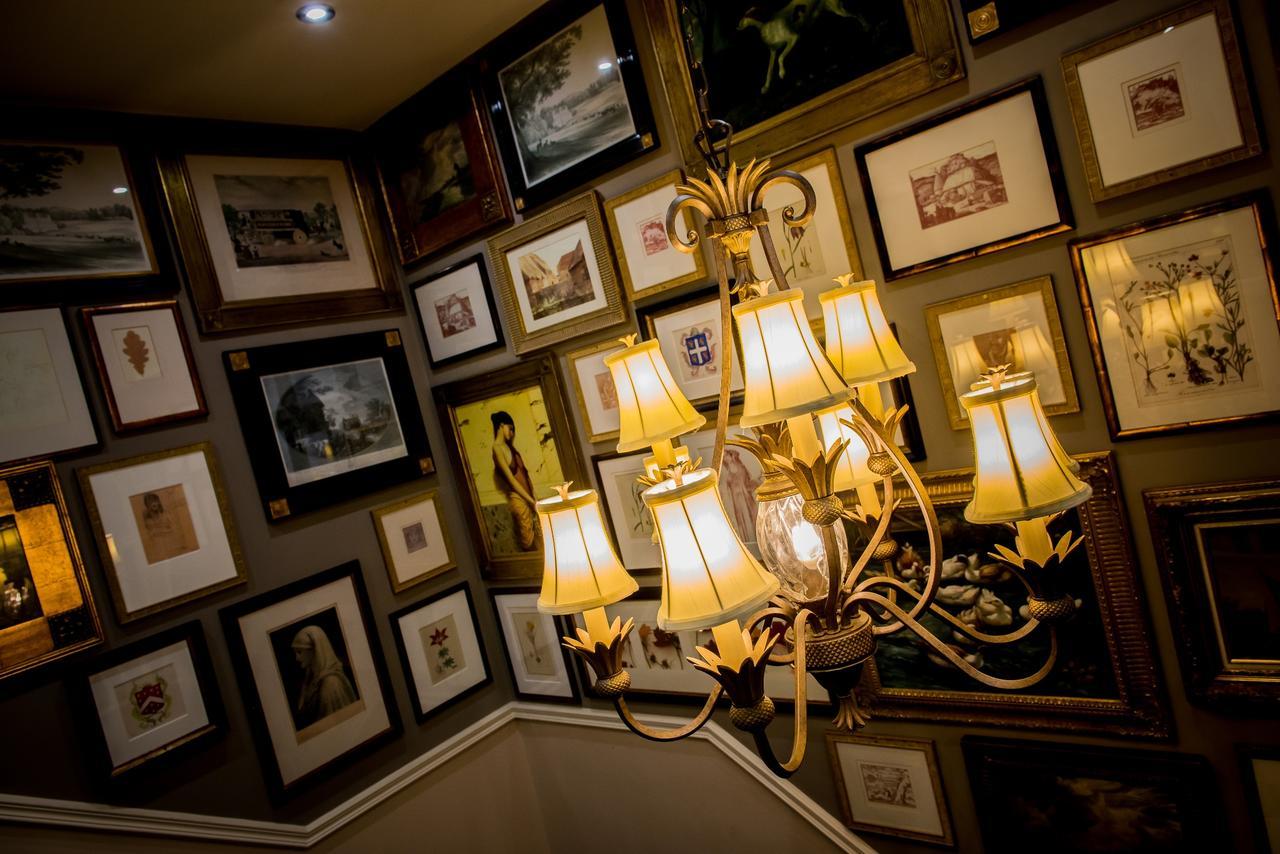 Worldhotels Distinctive Woughton House Hotel Милтън Кейнс Екстериор снимка