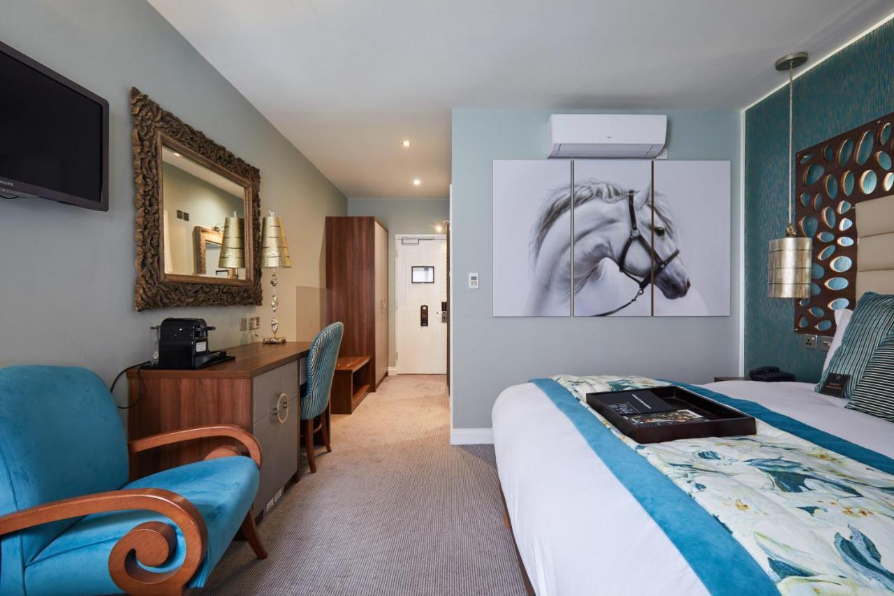 Worldhotels Distinctive Woughton House Hotel Милтън Кейнс Екстериор снимка