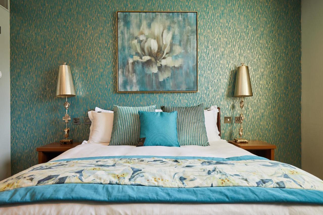 Worldhotels Distinctive Woughton House Hotel Милтън Кейнс Екстериор снимка