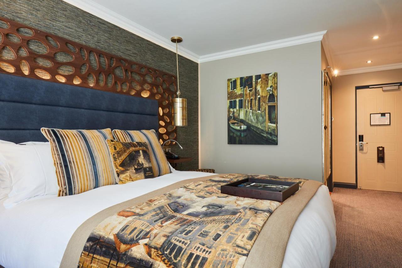 Worldhotels Distinctive Woughton House Hotel Милтън Кейнс Екстериор снимка