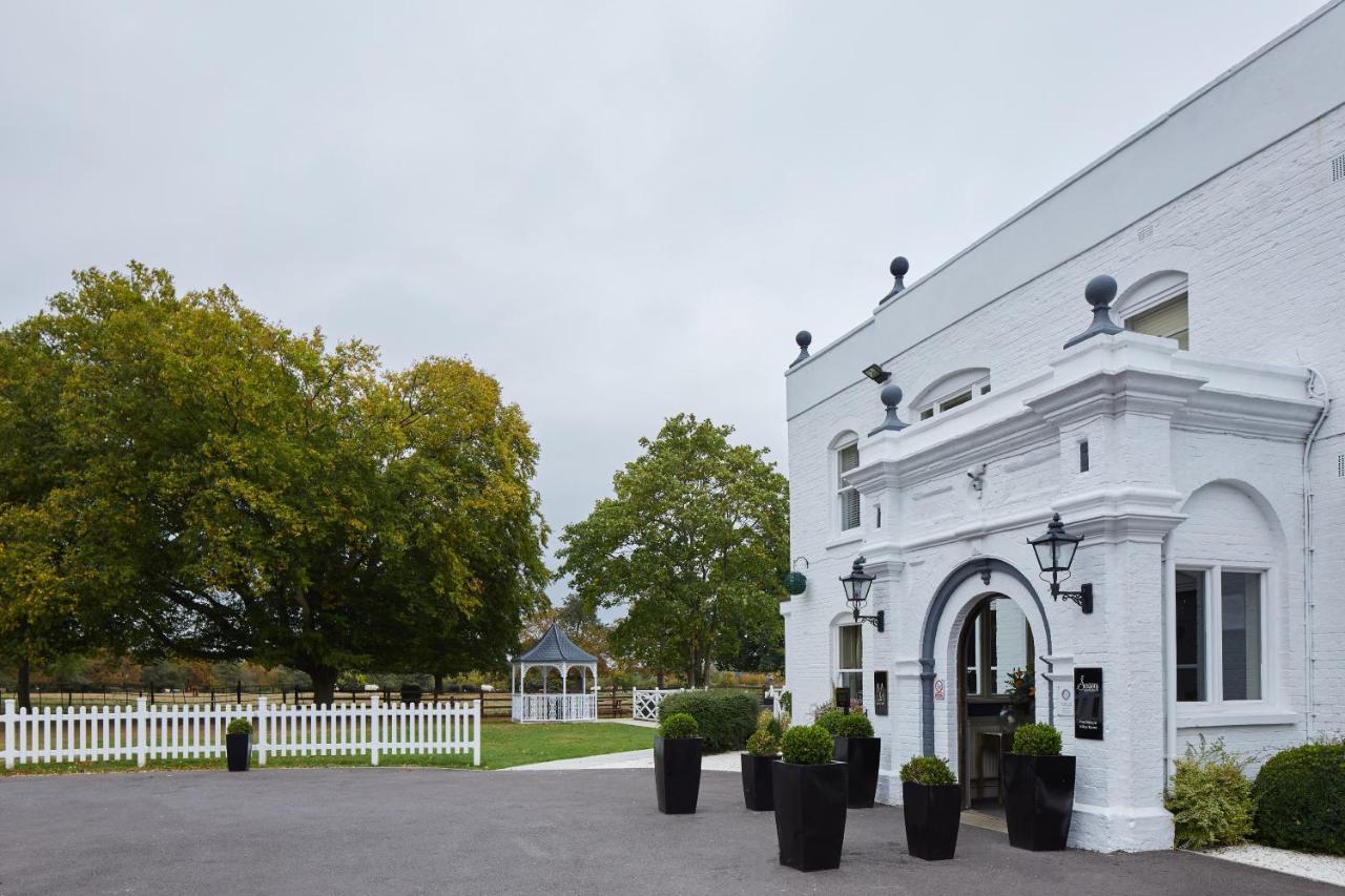Worldhotels Distinctive Woughton House Hotel Милтън Кейнс Екстериор снимка