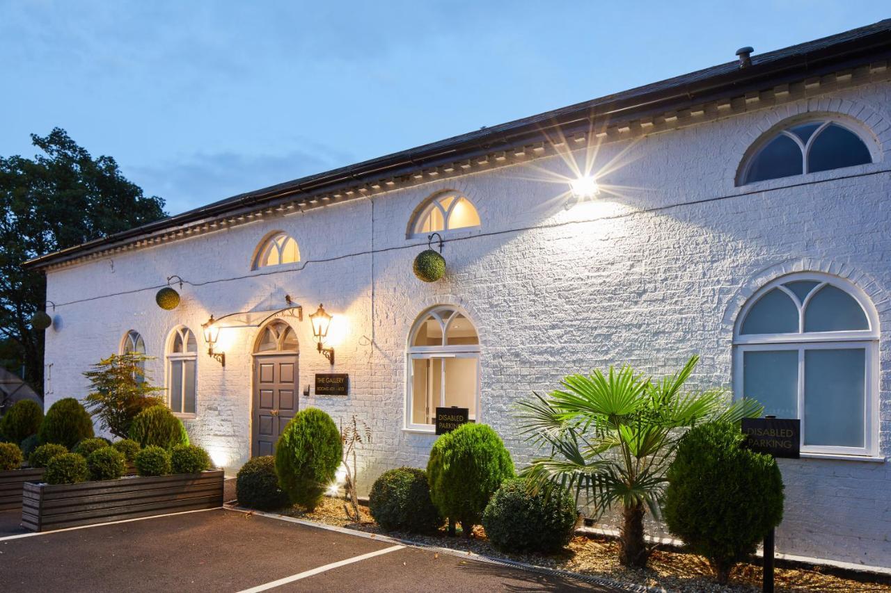 Worldhotels Distinctive Woughton House Hotel Милтън Кейнс Екстериор снимка