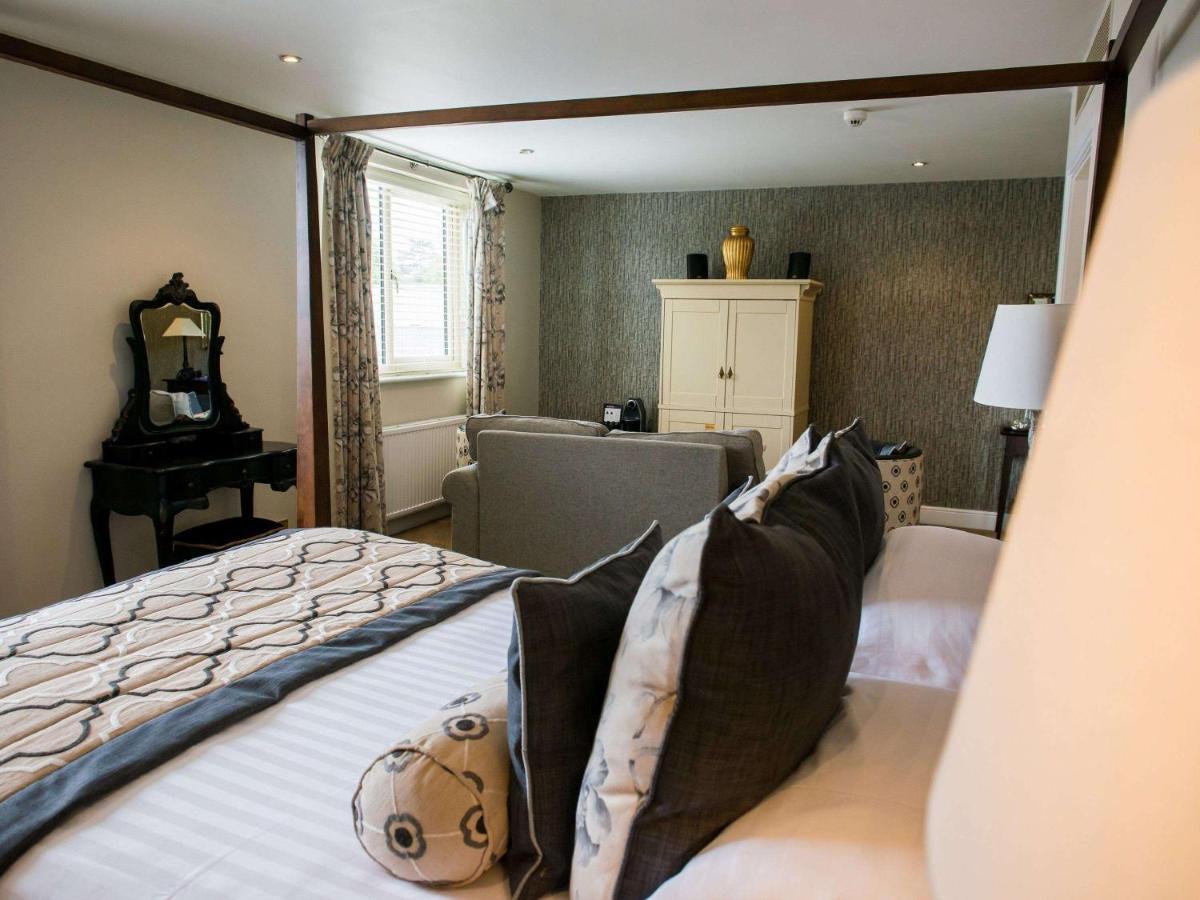 Worldhotels Distinctive Woughton House Hotel Милтън Кейнс Екстериор снимка